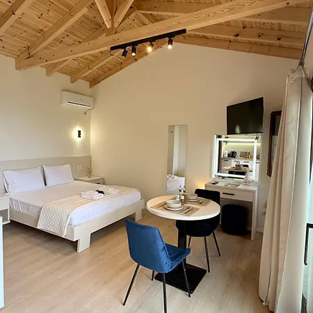 Aurea 1br, Private Patio View